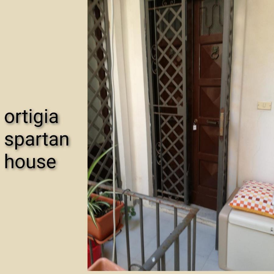 Ortigia Spartan House 2 Syracuse ภายนอก รูปภาพ