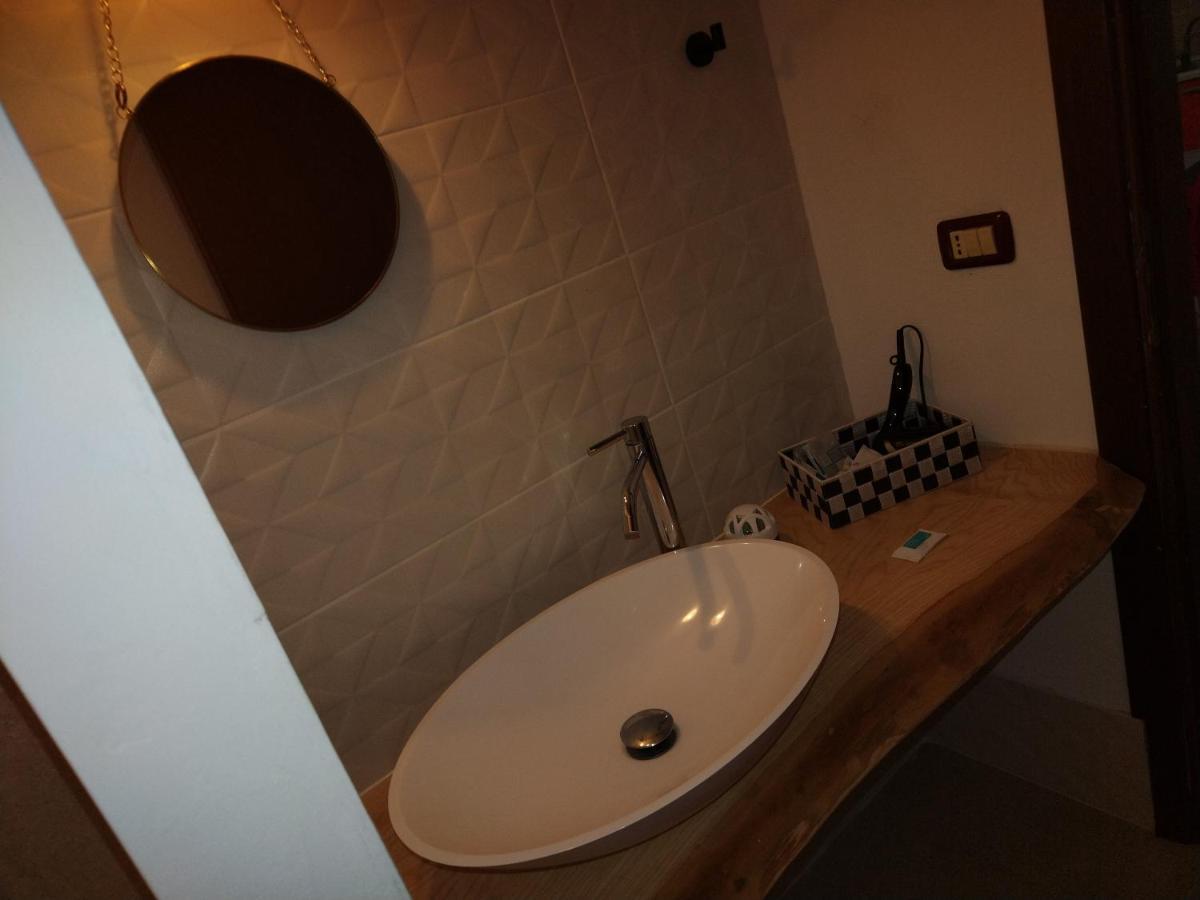 Ortigia Spartan House 2 Syracuse ภายนอก รูปภาพ